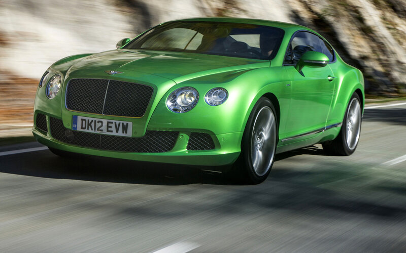 Green Bentley Coupe — Dynamic