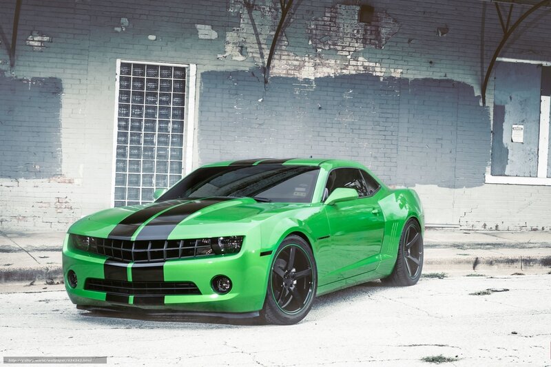 Green Camaro Car — Urban