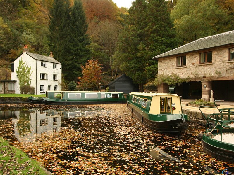 Green Canal Boats