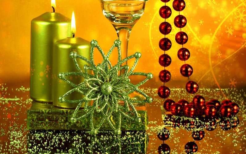 Green Candles and Ornaments — Gold