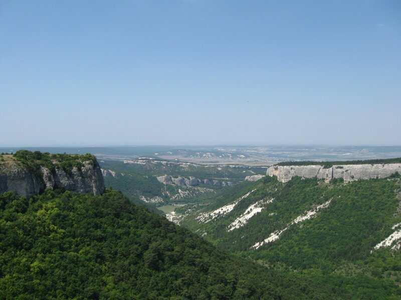 Green Canyon Landscape — Serene