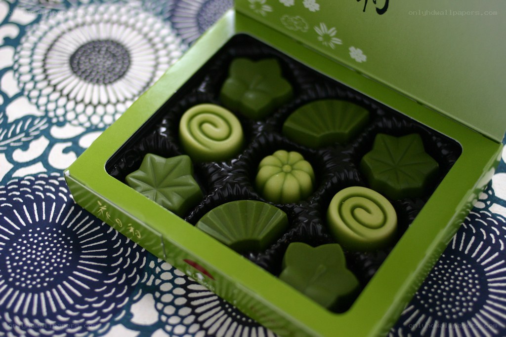 green chocolate box