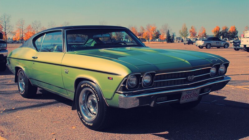 Green Classic Car — Calm, Autumn, Photograph, Parking Lot, Trees