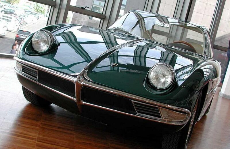 Green Classic Car — Calm, Photograph