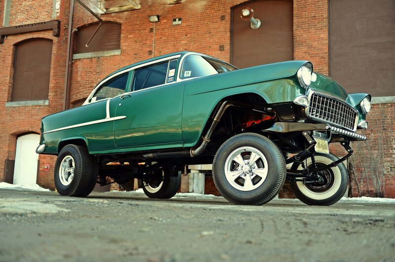 Green Classic Car — Dramatic, Winter