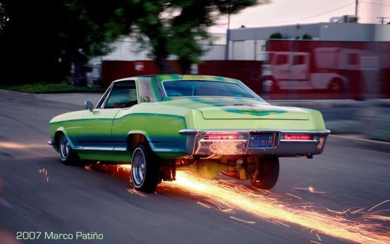 Green Classic Car — Dynamic, Sunset