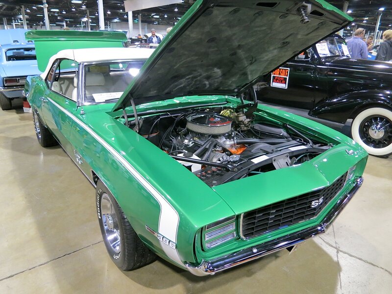 Green Classic Car — Showcase