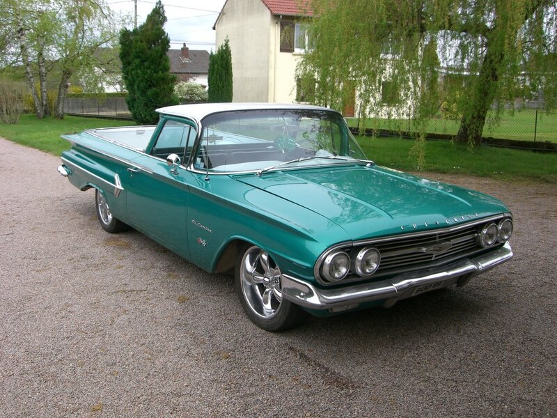Green Classic Car — Teal, Calm