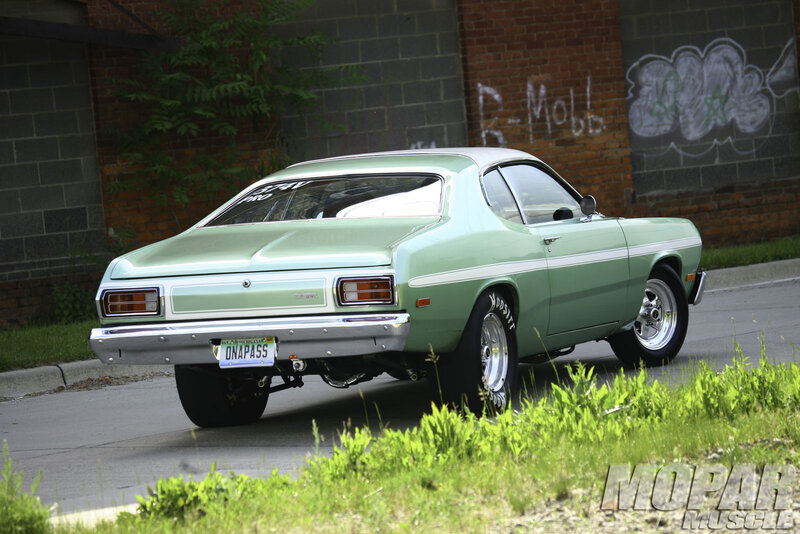 Green Classic Car — Urban