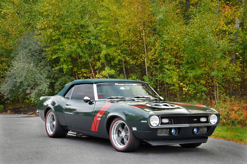 Green Classic Convertible — Calm, Autumn