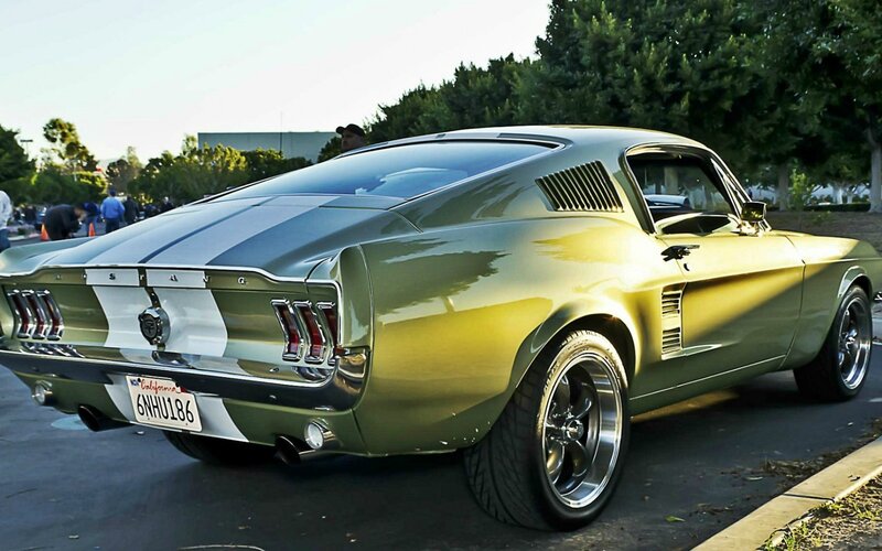 Green Classic Muscle Car — Calm, Afternoon, Photograph, People