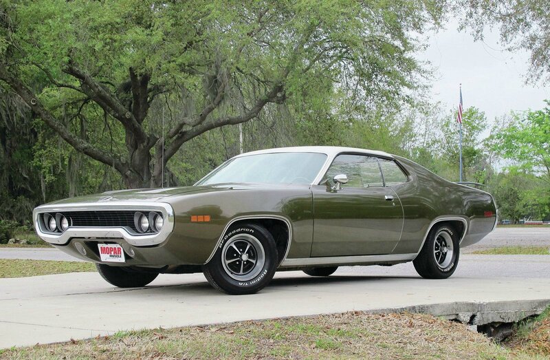 Green Classic Muscle Car — Olive Green