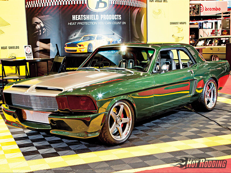 Green Classic Muscle Car — Showroom