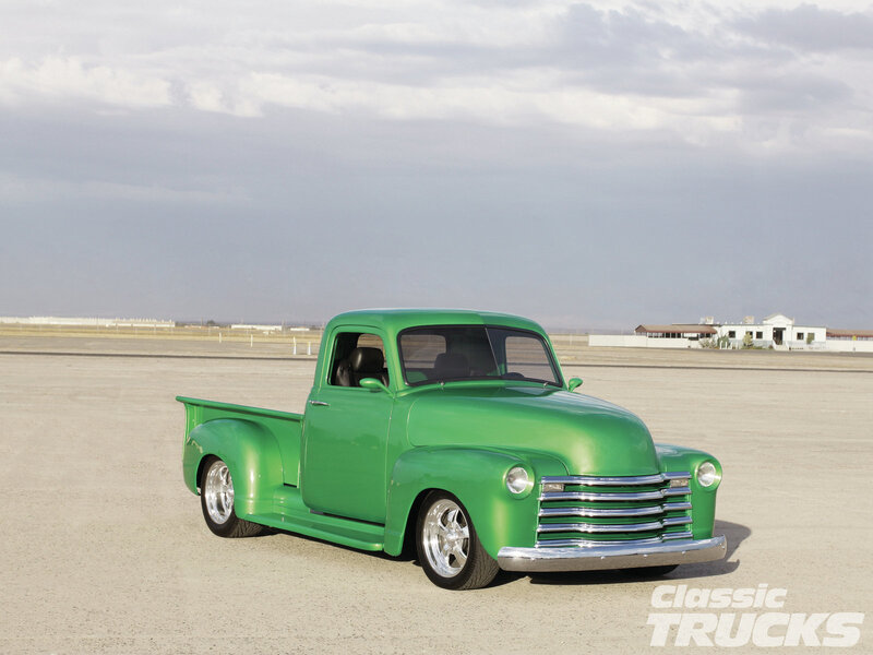 Green Classic Pickup Truck — Calm