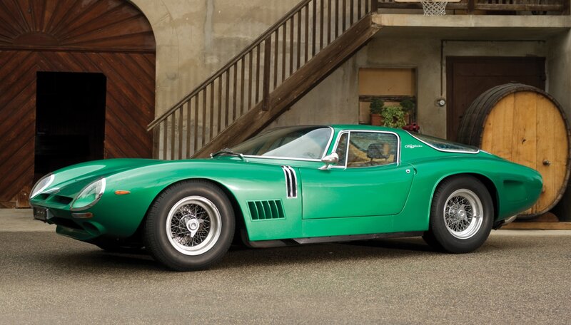 Green Classic Sports Car — Calm, Photograph
