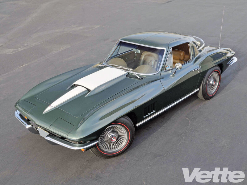 Green Classic Sports Car — Calm