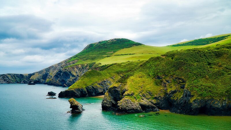 Green Cliffs by Sea — Serene