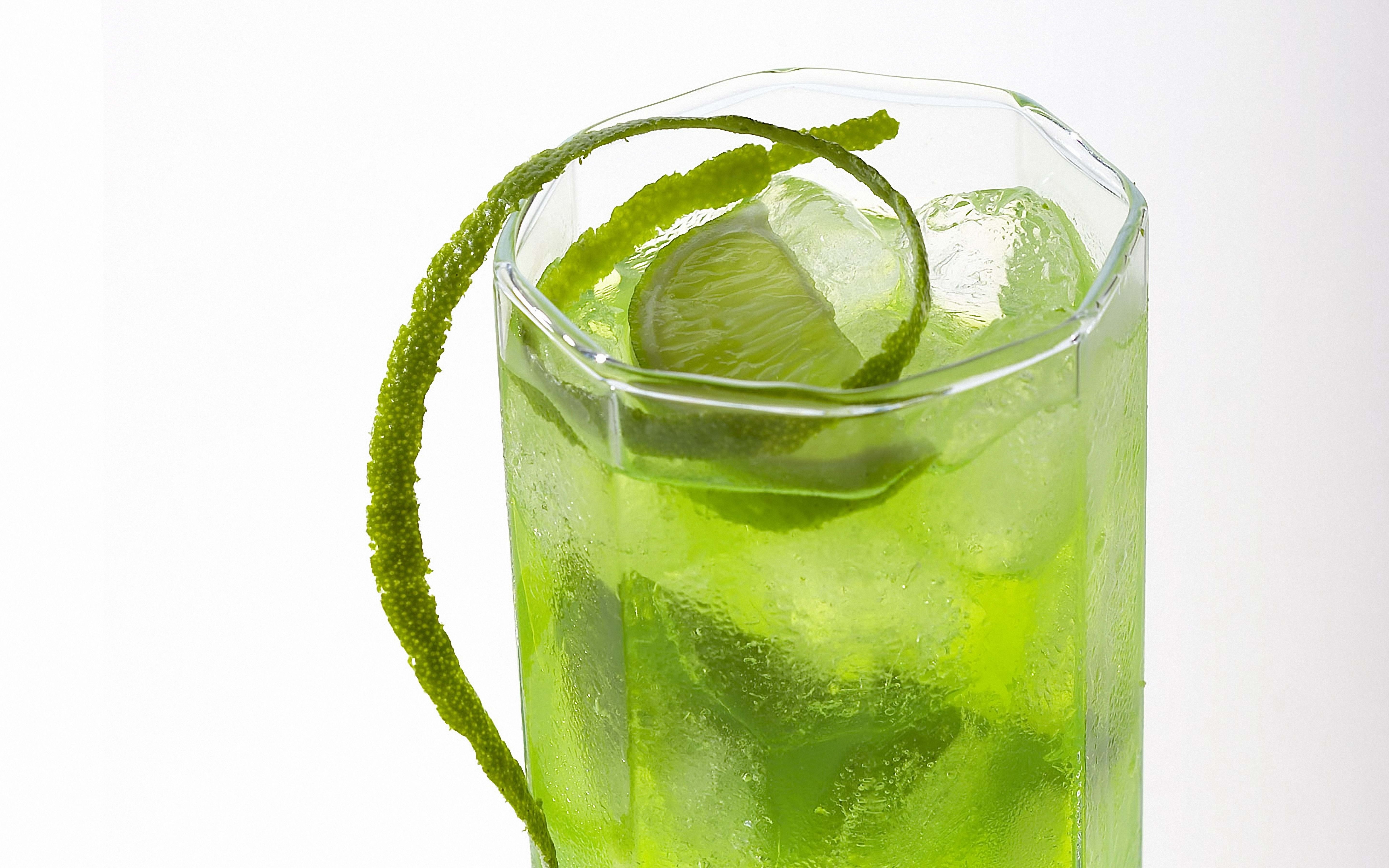 green cocktail with lime