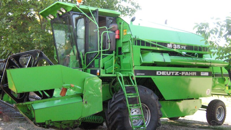 Green Combine Harvester — Neutral