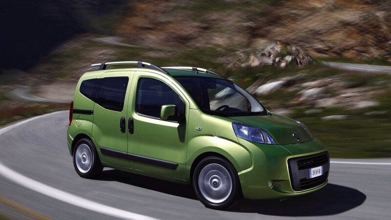 Green Compact Van — Dynamic