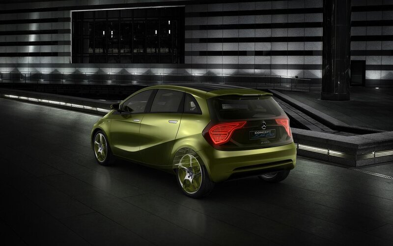 Green Concept Car — Dramatic, Night, 3d Render