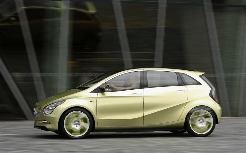 Green Concept Car — Dynamic, Photograph