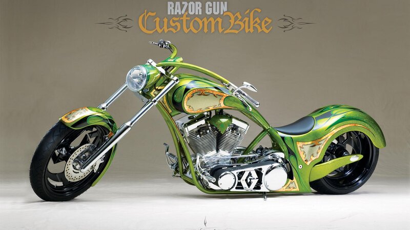 Green Custom Chopper Motorcycle — Showcase, Photograph
