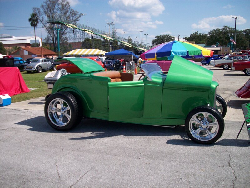 Green Custom Hot Rod — Outdoor