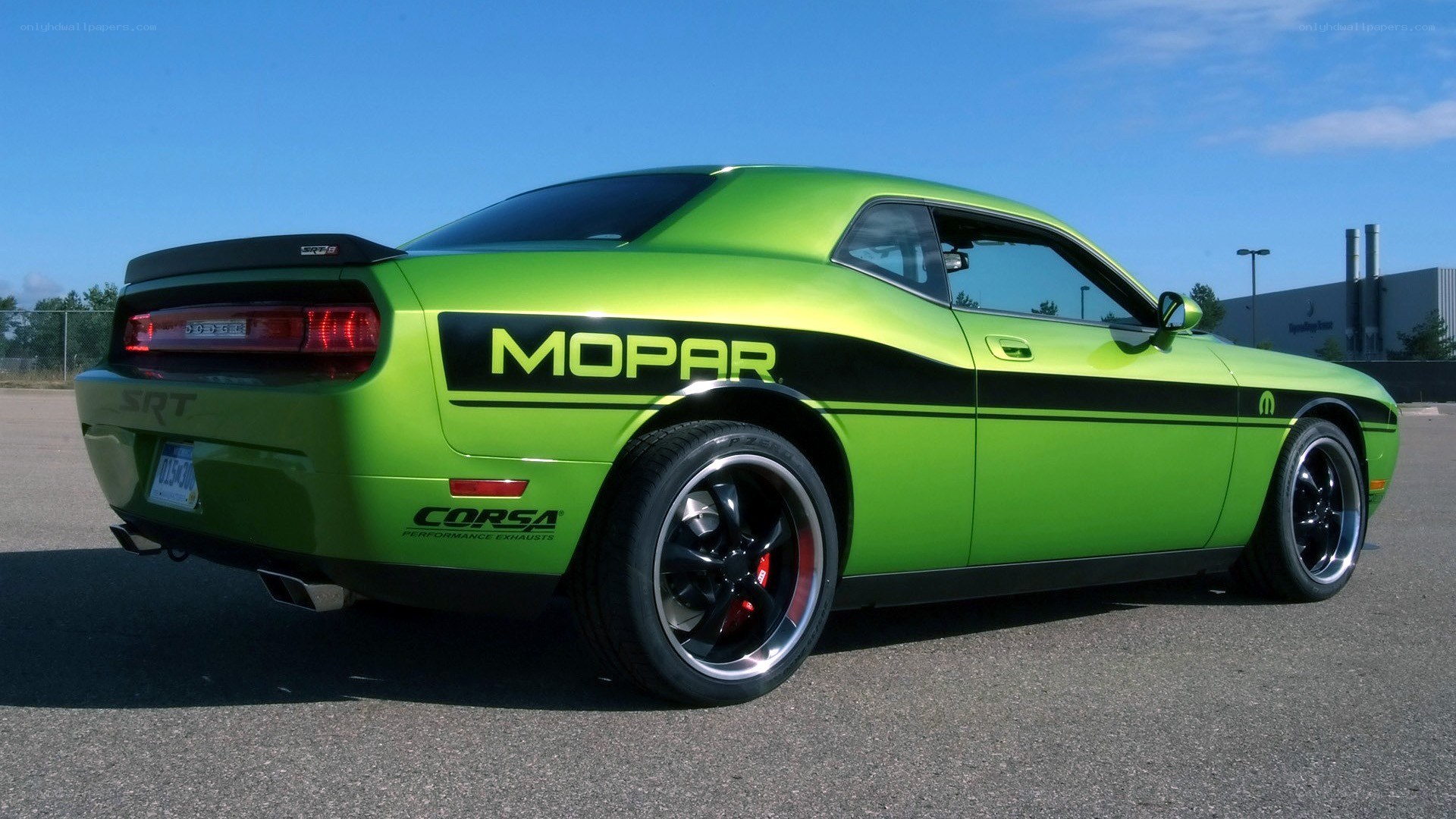 green dodge challenger srt