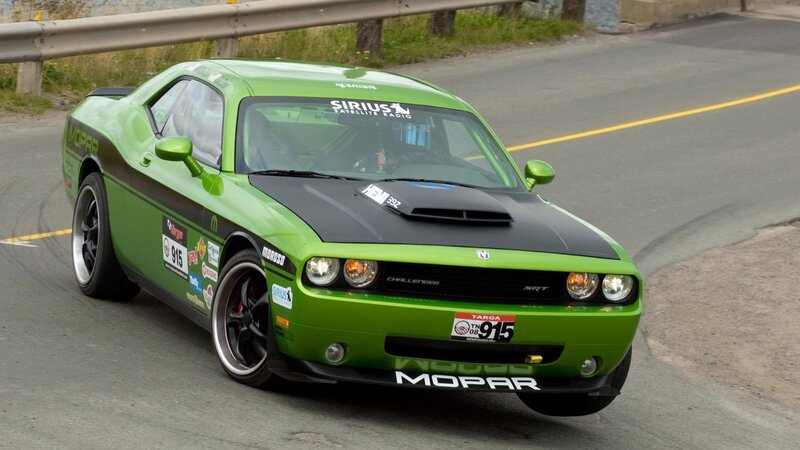 green dodge challenger srt