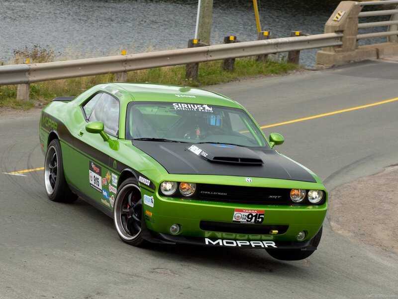 green dodge challenger srt8
