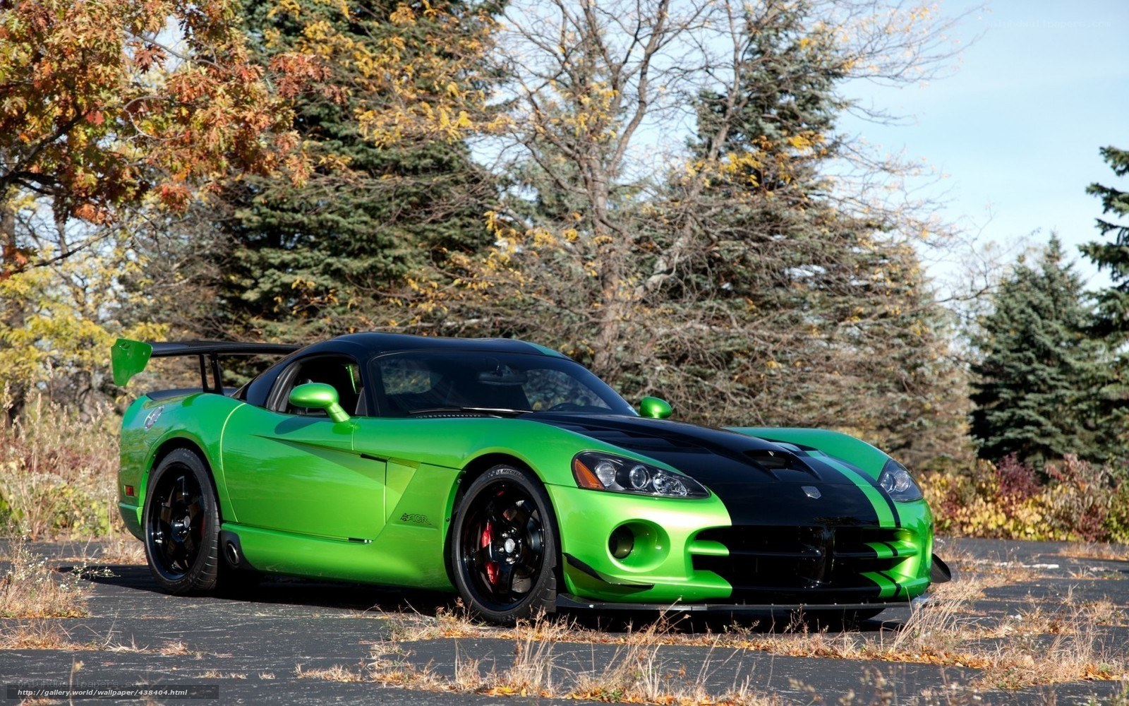 green dodge viper sports car
