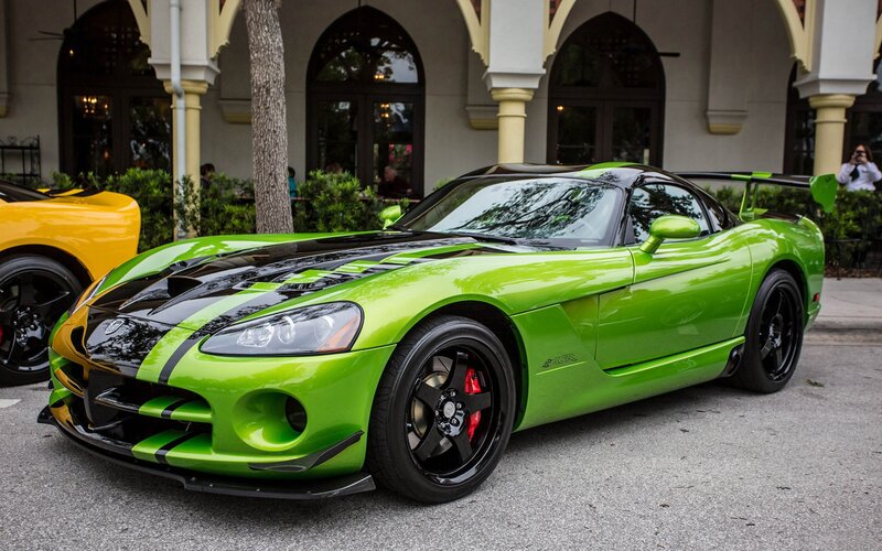 green dodge viper sports car