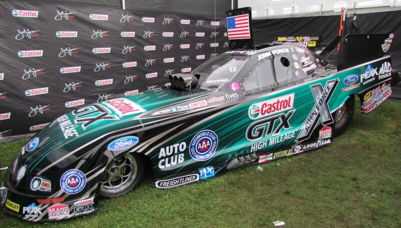 Green Drag Racing Car — Neutral