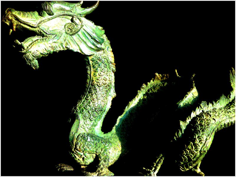 Green Dragon Statue — Dramatic, Photograph