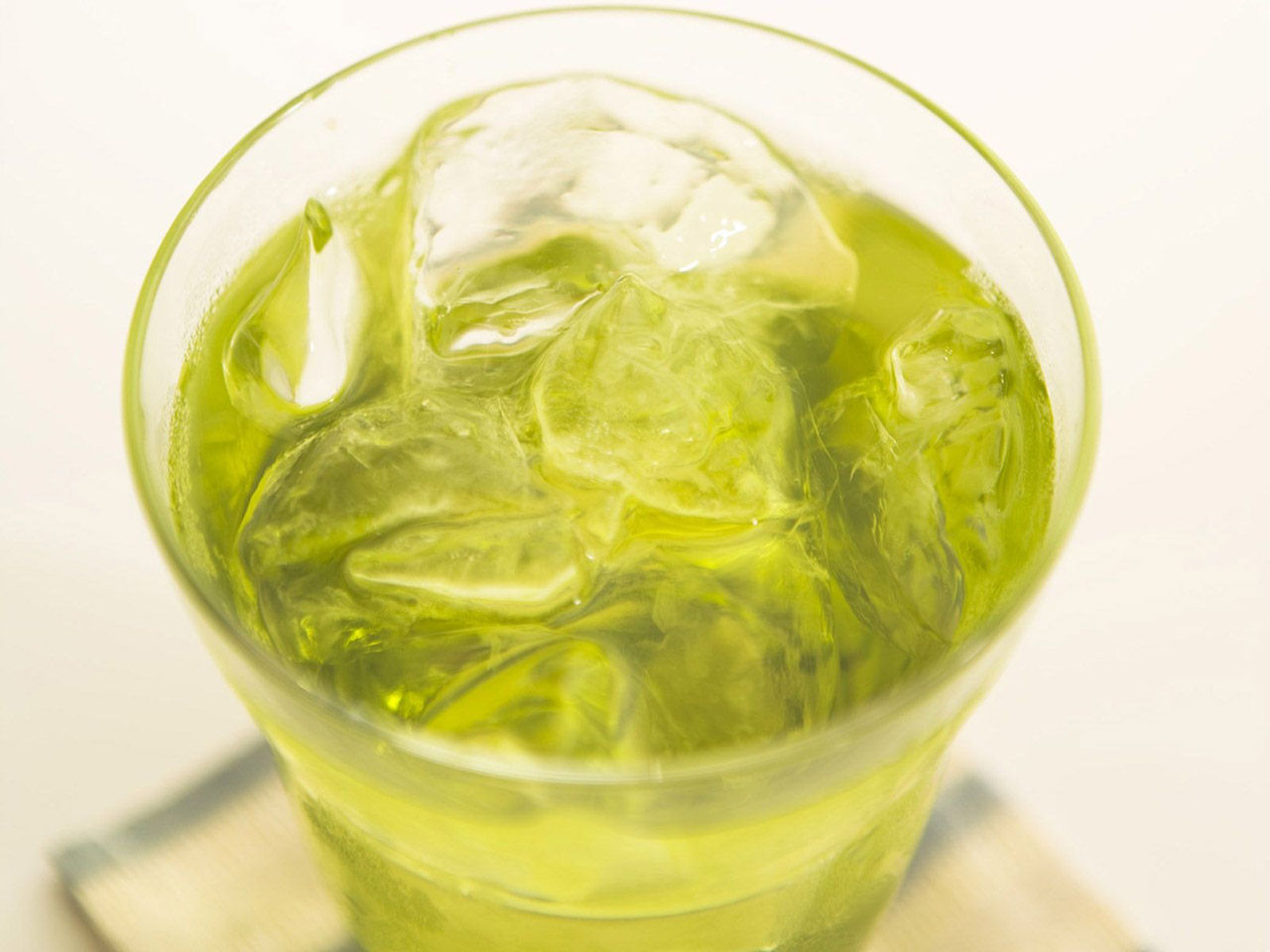 green drink with ice cubes