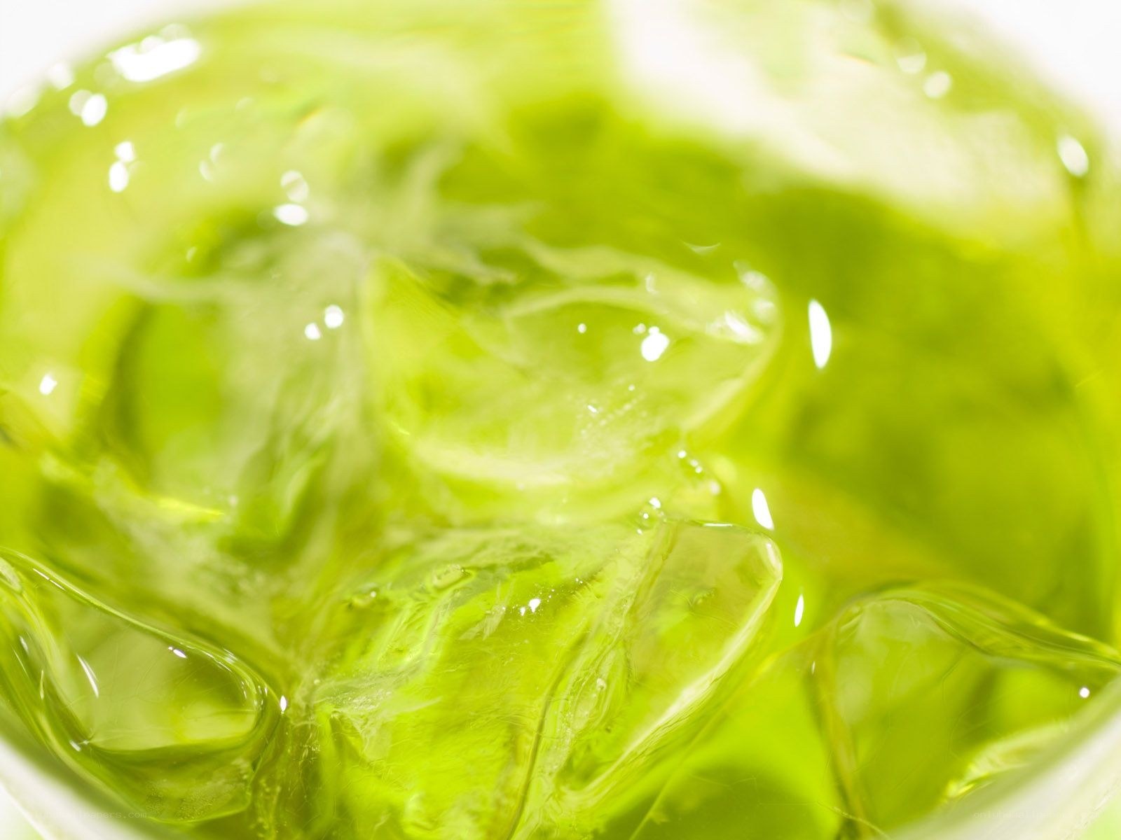 green drink with ice cubes