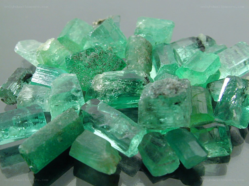 green emerald crystals