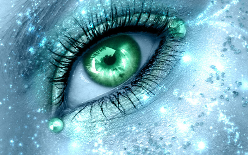 Green Eye with Glitter