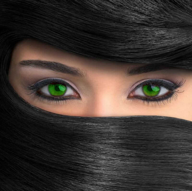 Green-eyed Woman — Black