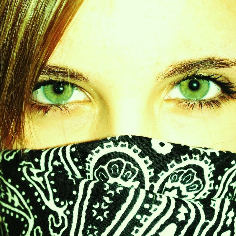 green eyes with bandana