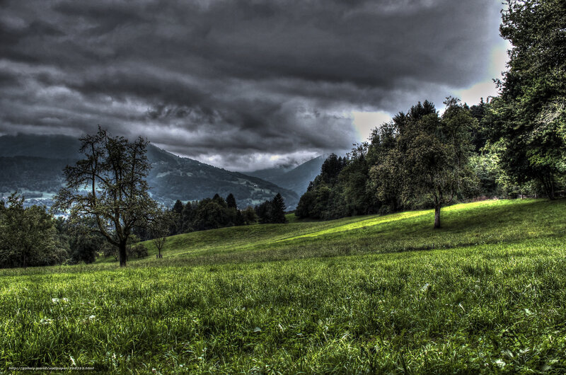 Green Field with Mountains — Dramatic, Photograph