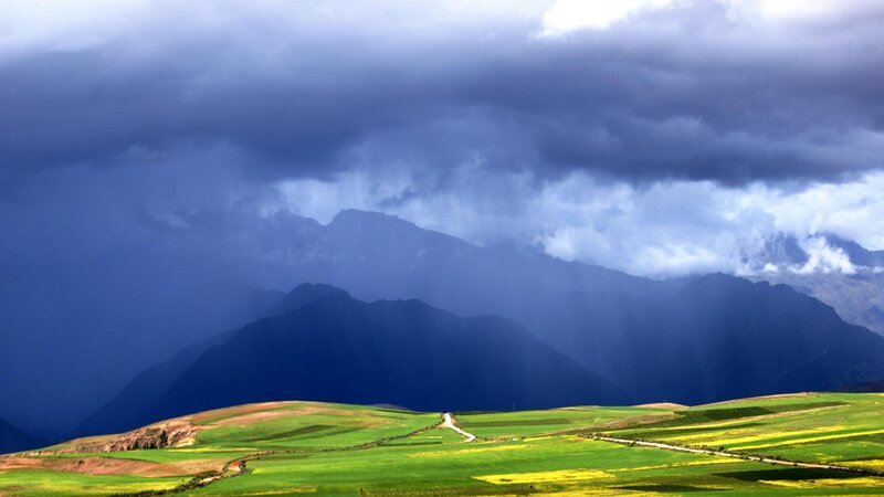 Green Fields and Mountains — Dramatic, Photograph
