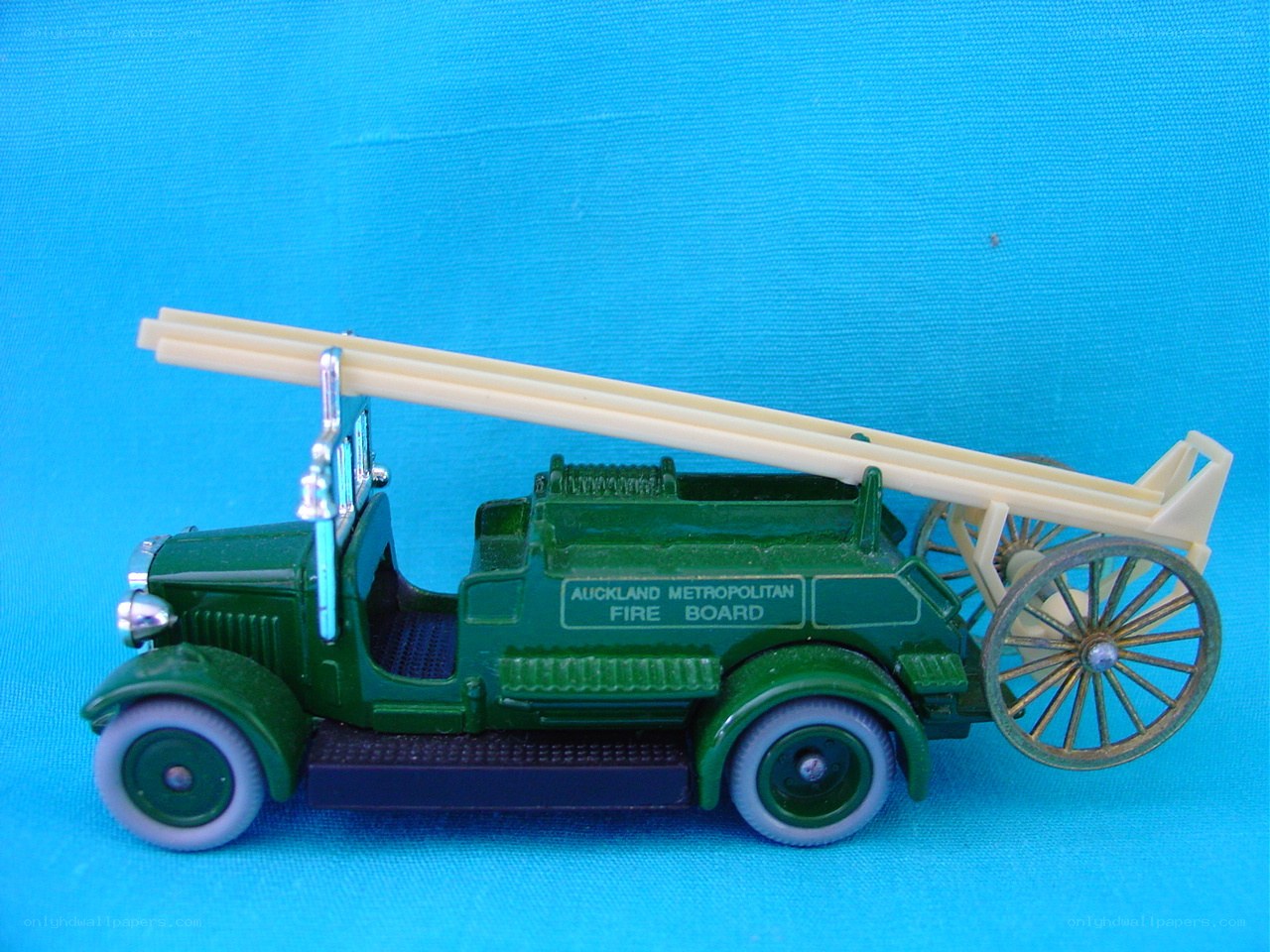 green fire truck toy