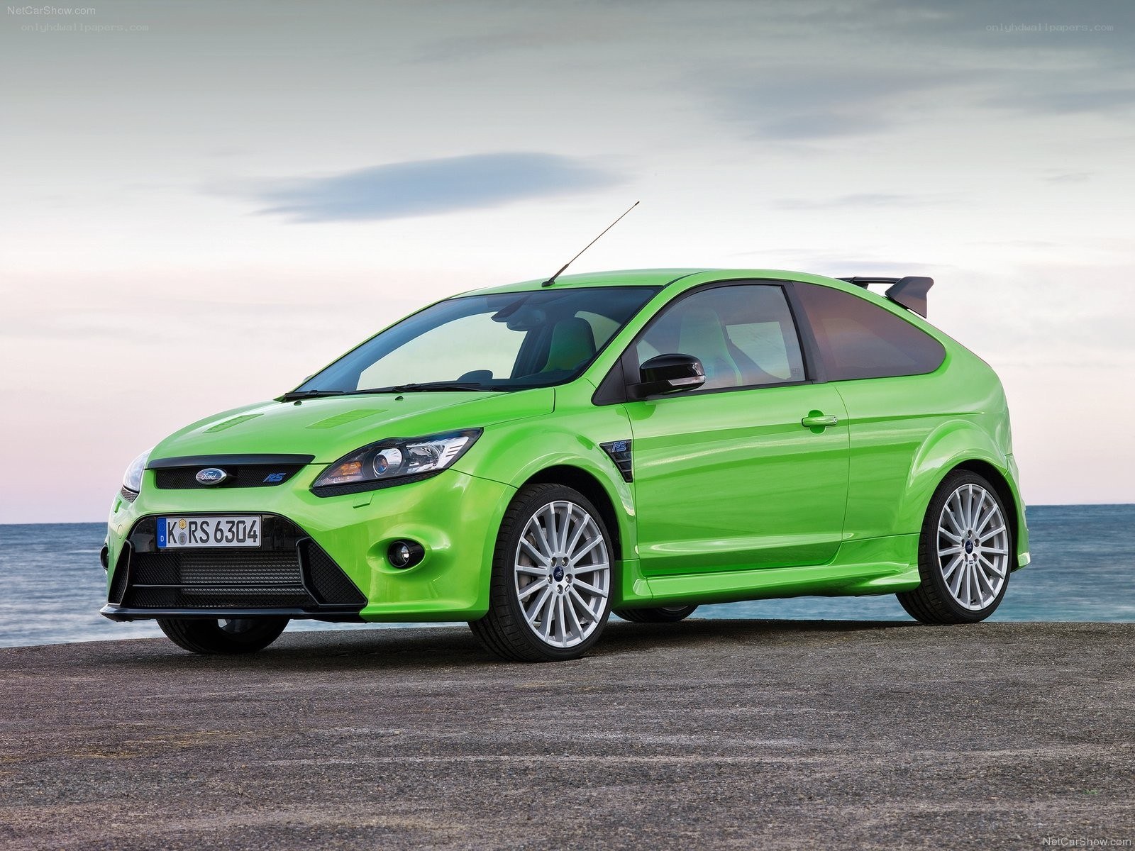 Green Ford Focus RS