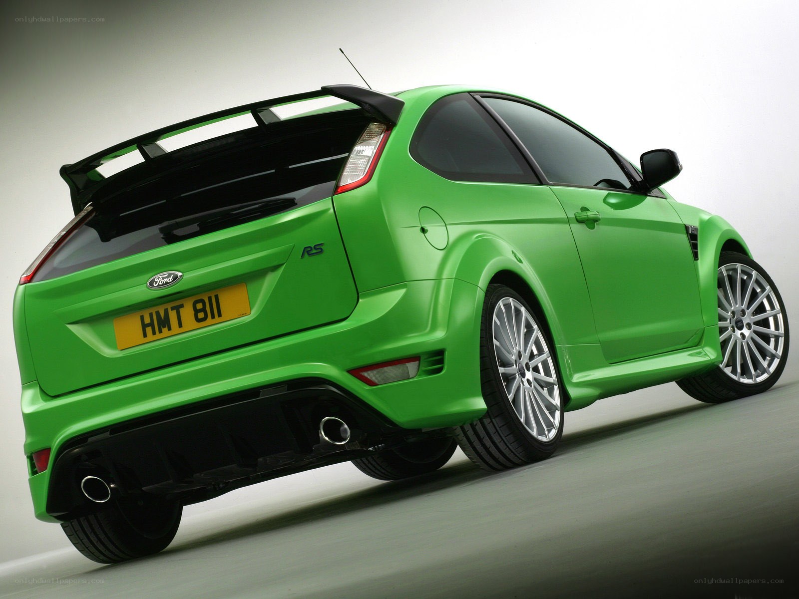 Green Ford Focus RS