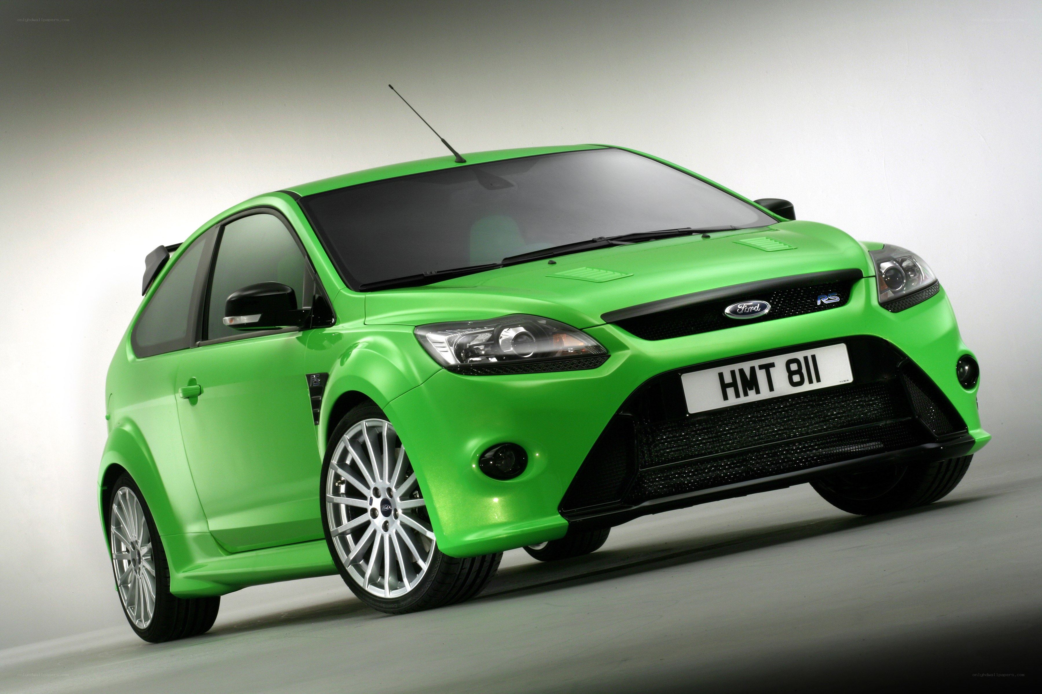Green Ford Focus RS