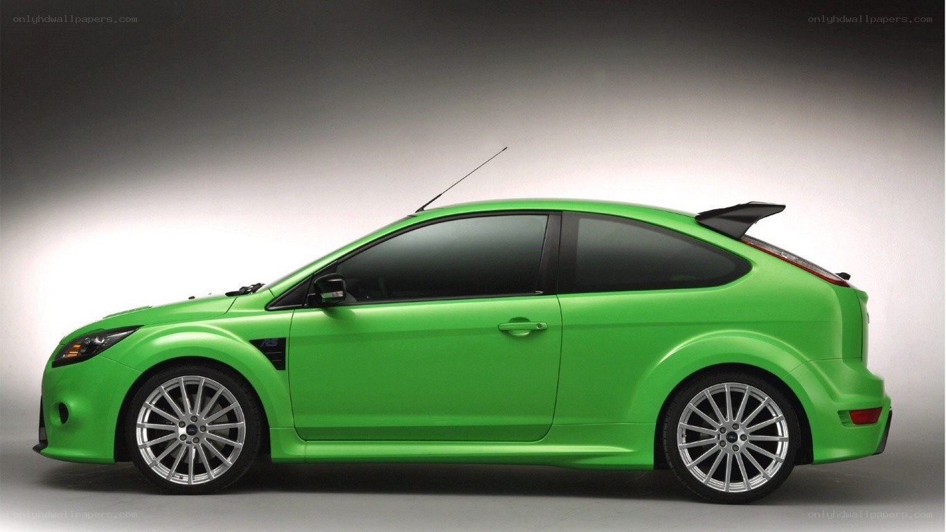green ford focus rs car