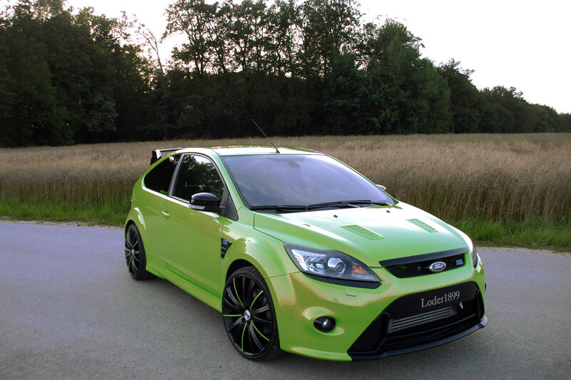 green ford focus rs car