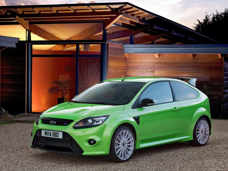 green ford focus rs car